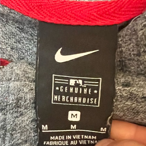 Nike St. Louis Cardinals Jacket. - Picture 6 of 6